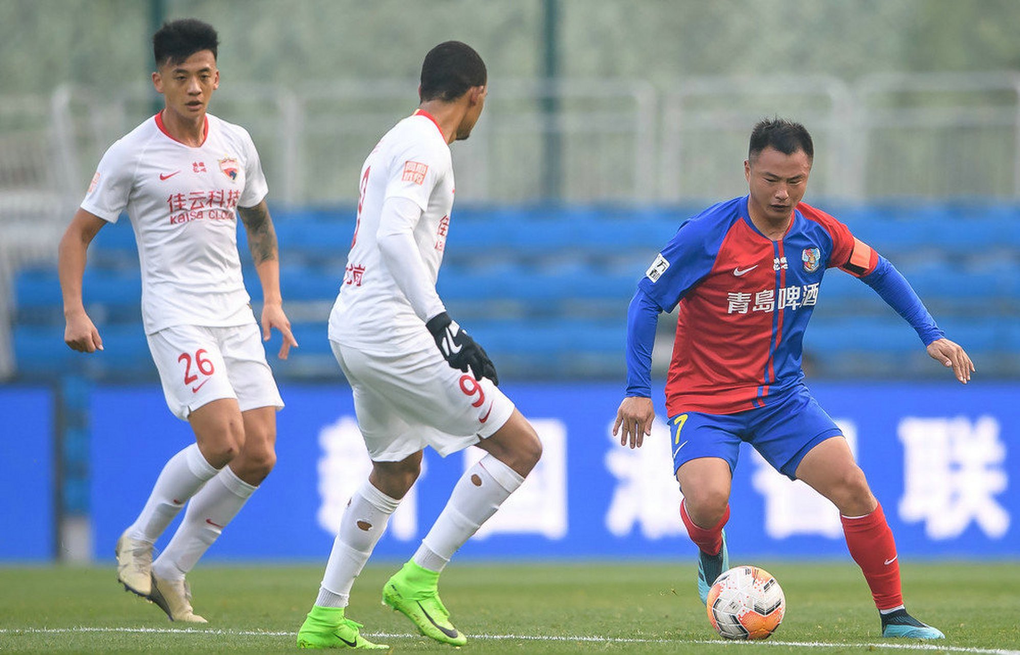 乐鱼体育官网-青岛黄海客场战胜深圳佳兆业，赢得关键三分的简单介绍