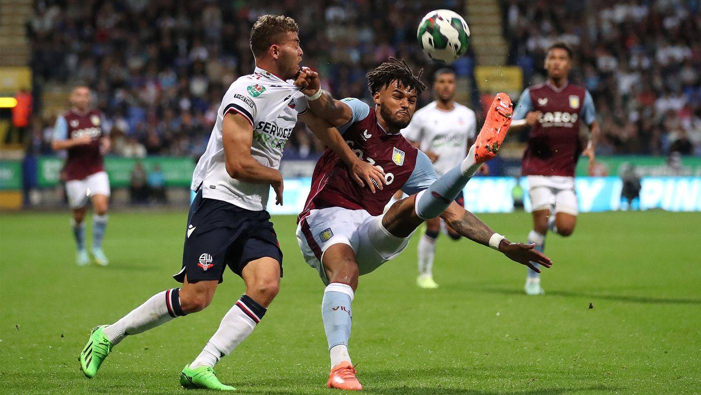 包含阿斯顿维拉主场击败对手，英格兰足球联赛实力显现的词条