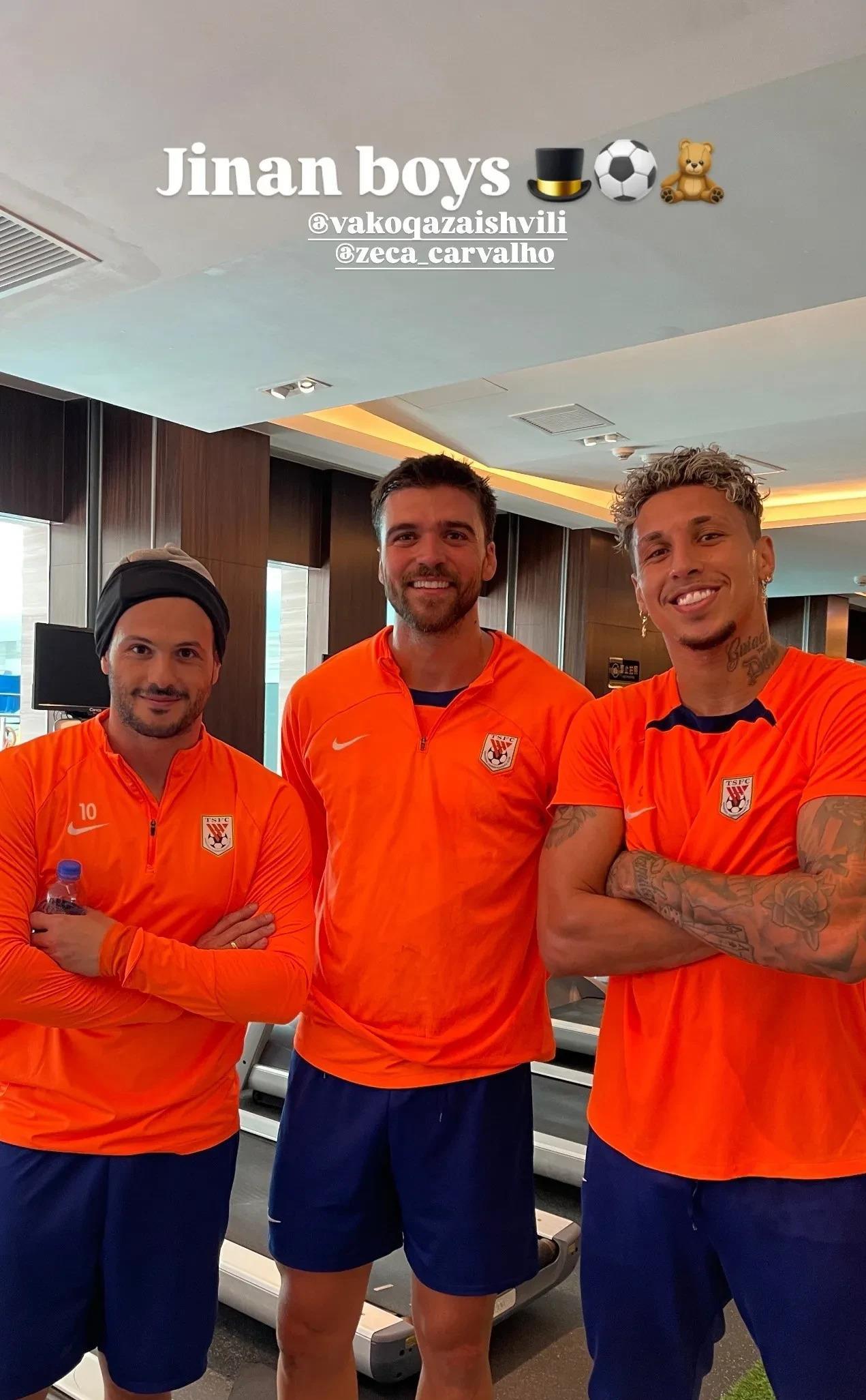 包含欧洲豪强球队新援闪耀球场，实力再添一员猛将的词条