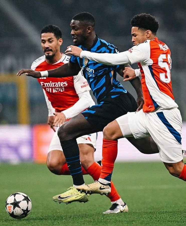 足球赛事热火朝天，球队实力对话激烈的简单介绍