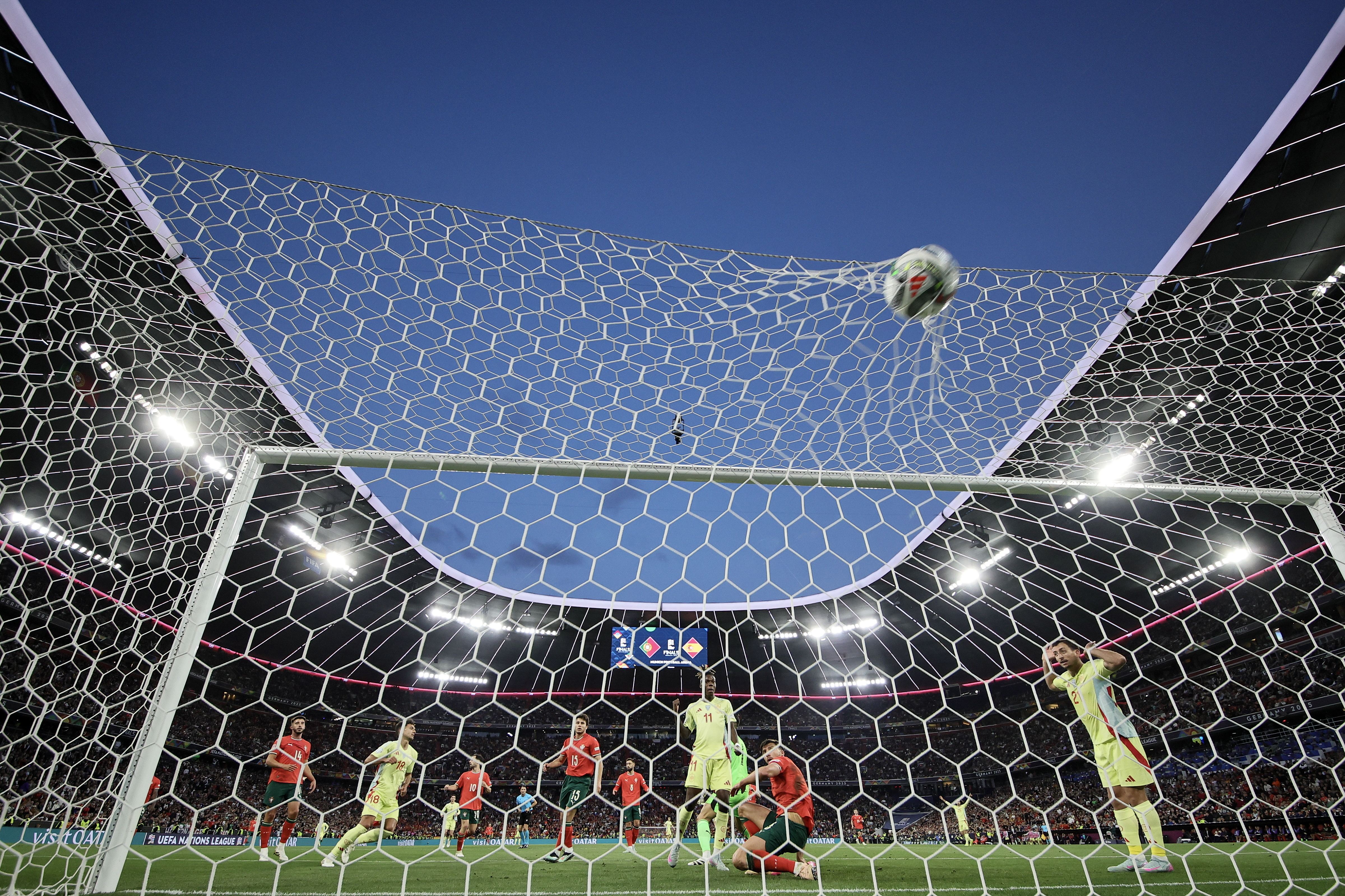 葡萄牙国脚再获金球奖，逐渐崛起