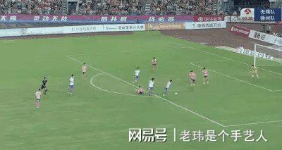 关于柏林赫塔取得关键胜利，跻身前列的信息