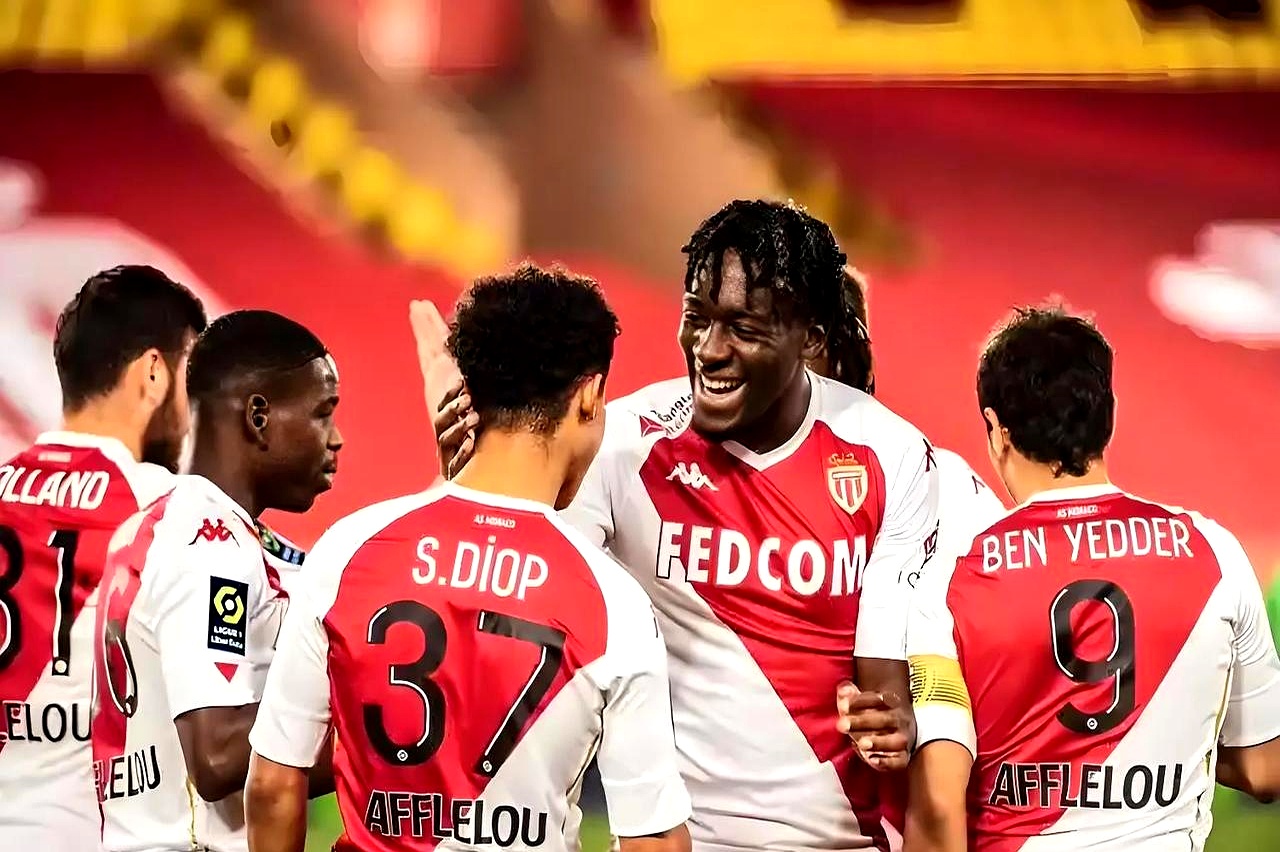 包含摩纳哥队全队备战，士气高涨面对强敌的词条