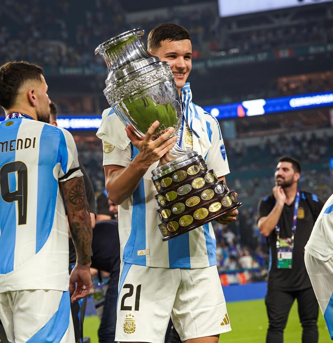 乐鱼体育地址-阿根廷队在南美洲杯比赛中夺冠