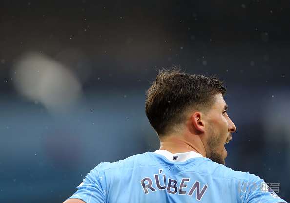 乐鱼体育投注-包含里尔艰苦取胜，展现冠军争夺实力的词条