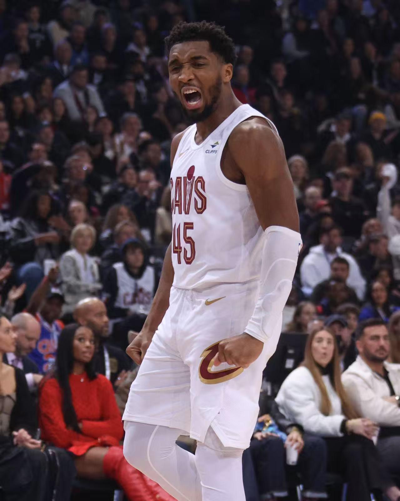 乐鱼体育官方-米切尔再次砍下30+能否带领爵士挑战西部强队？