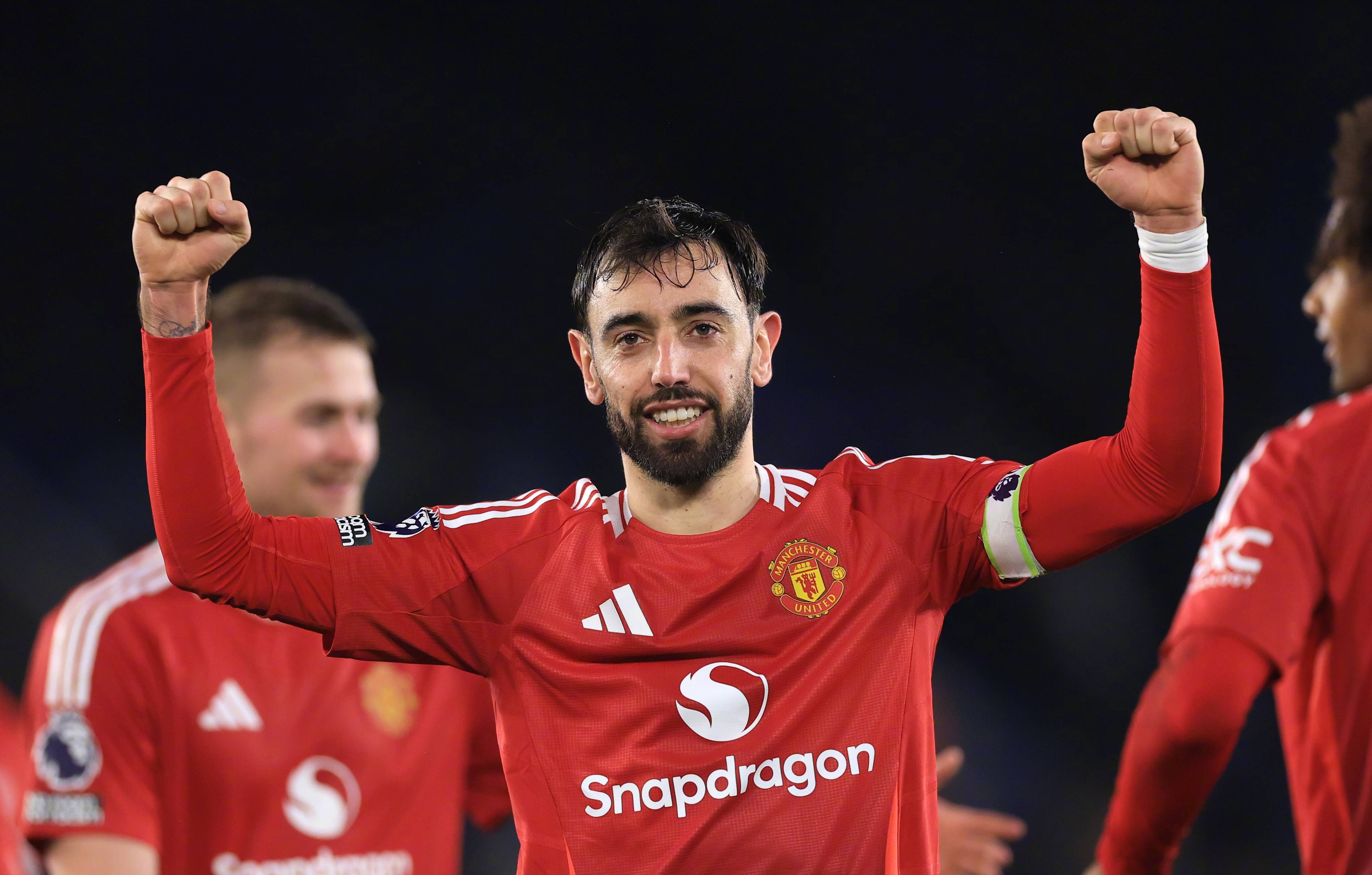 曼联主帅透露引援计划，欲加强中场实力的简单介绍