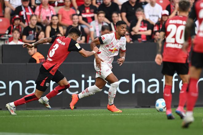 包含勒沃库森遭遇德甲输球压力失利凸显攻守问题的词条