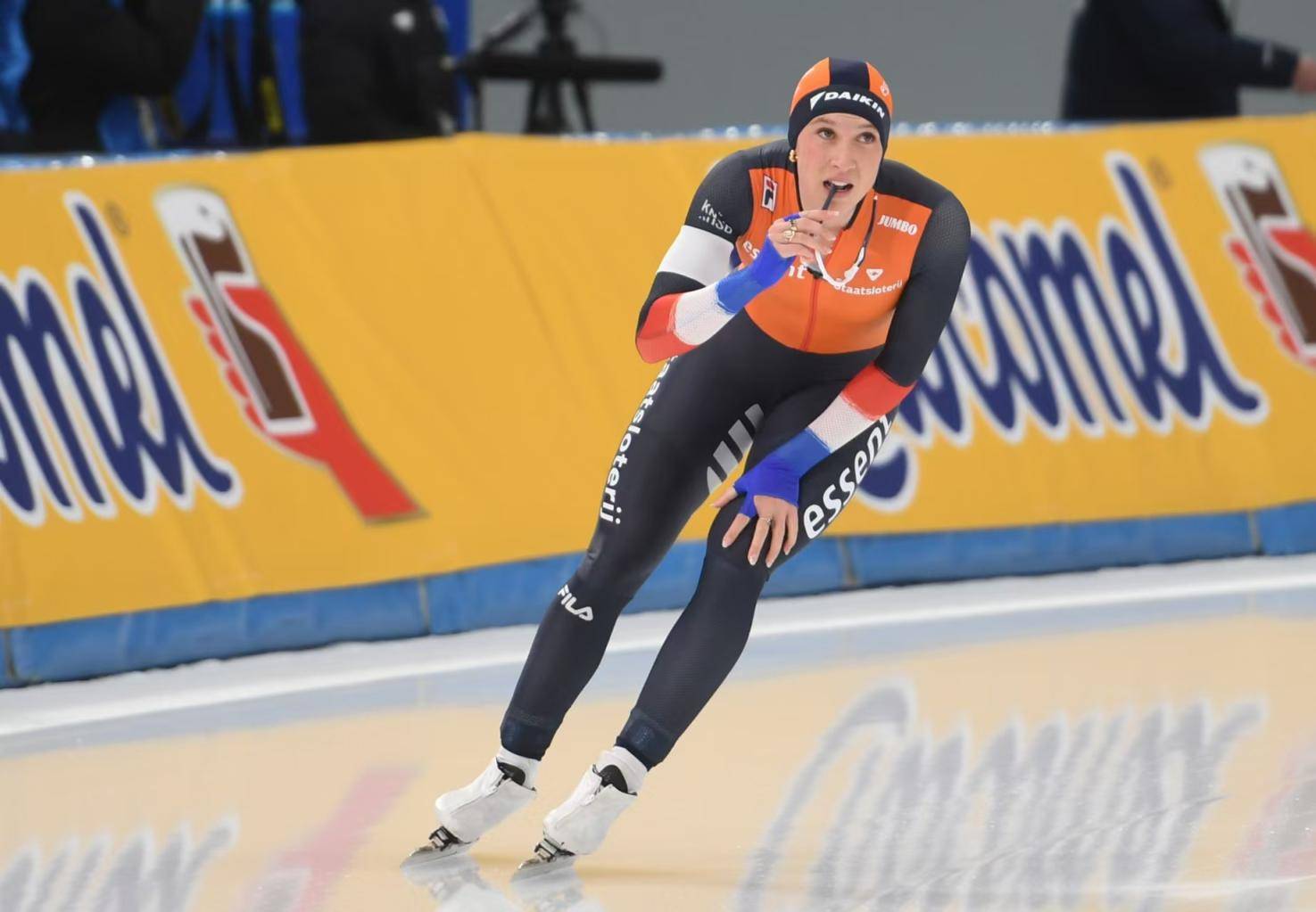 乐鱼体育平台-荷兰自行车手速度惊人，夺得金牌