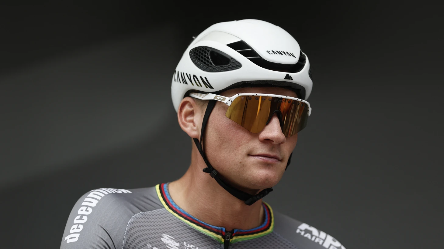 荷兰自行车手速度惊人，夺得金牌