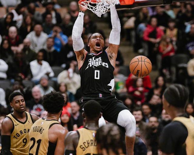 乐鱼体育投注-汉诺威遭遇惨败，球队陷入低迷期