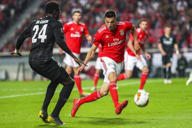 乐鱼体育网页版登录入口-阿贾克斯球员引领球队取得胜利